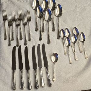 Vintage     WM.ROGERS &SON MAYFAIR FLATWARE
